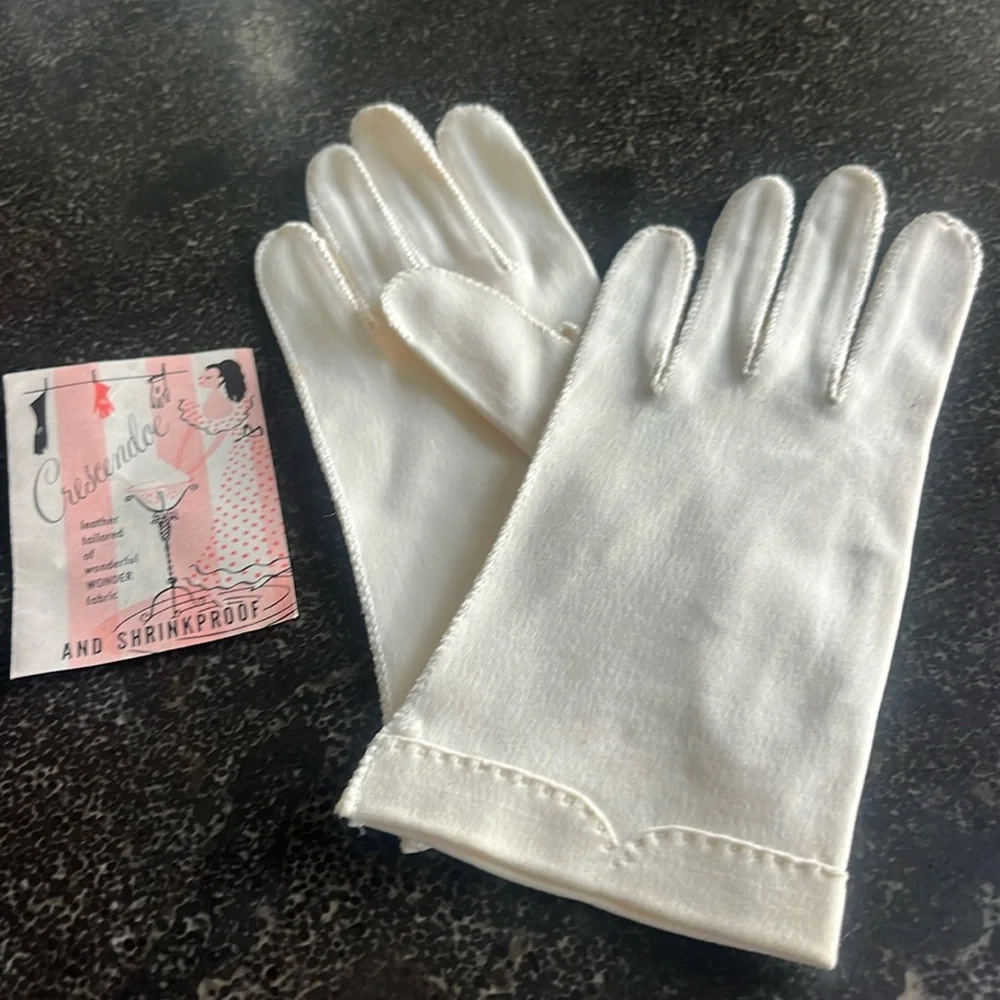 Vintage Crescendoe Women's tailored leather Gloves with Embroidered Detail! 6.5